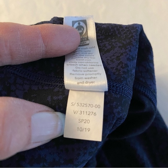 Athleta Ultimate 7/8 Tight Blue Snake Print size 3X‎ - Picture 4 of 10